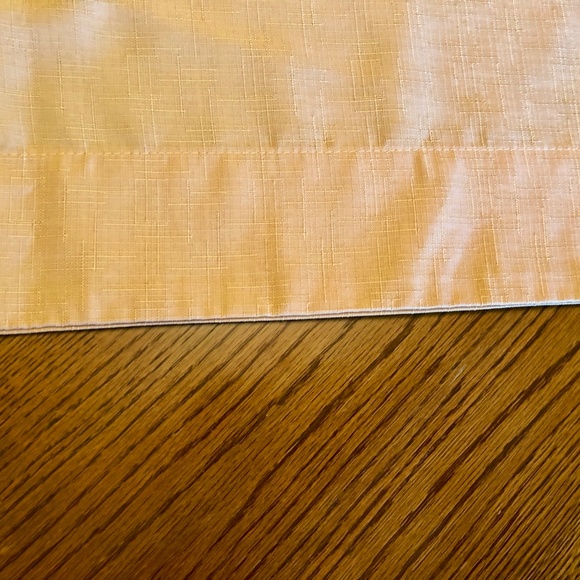 🦃 SALE 60"x84" oblong, gold, hotel/restaurant supply oblong tablecloth. Like New - Picture 4 of 8